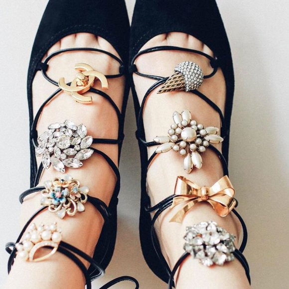 5/6 10 AM EST Derby Day Brooch Blow-Out - Picture 3 of 11